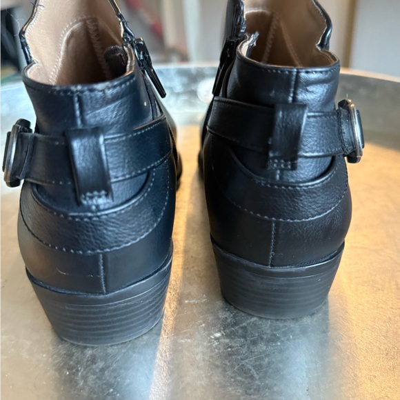 Elegant Black Ankle Booties women’s 7.5 - Picture 2 of 5